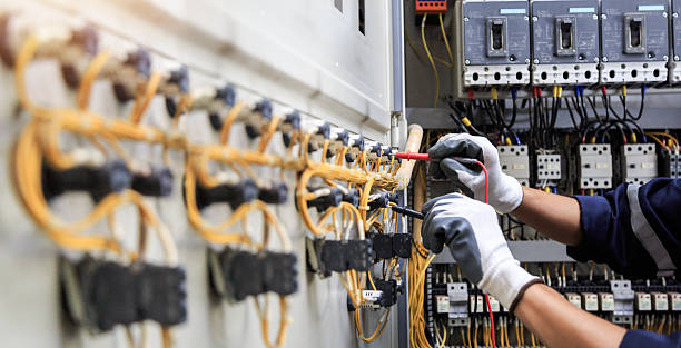 Professional Electrician technician working in Vinton, LA